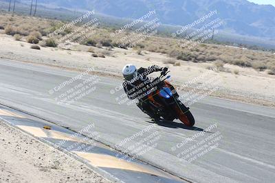 media/Dec-01-2025-Moto Forza (Mon) [[2daa91e15f]]/3-Beginner Group/Session 3 (Turn 16 Inside)/